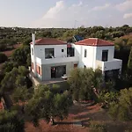 Villa Liofyto - Stylish With Views To Foinikounda Bay Kamária